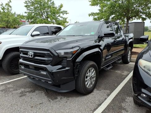 Certified 2024 Toyota Tacoma SR5 AWD/4WD image 4