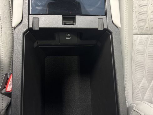 Used 2025 Mitsubishi Outlander SEL image 42