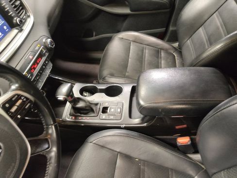 Used 2019 Kia Sorento EX image 26