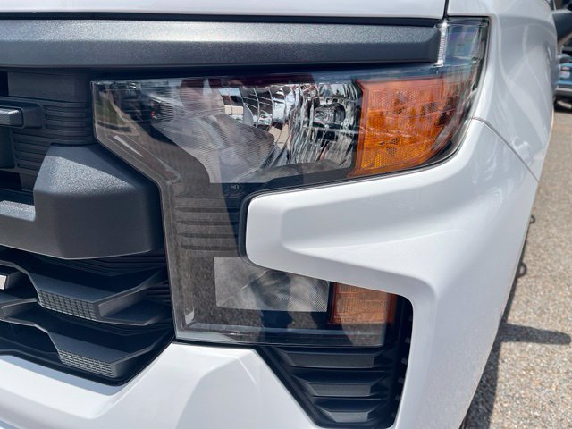 Used 2025 Chevrolet Silverado 1500 Custom AWD/4WD image 4