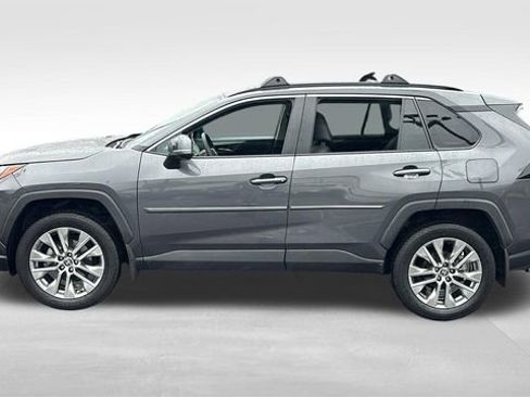 Used 2023 Toyota RAV4 XLE Premium AWD/4WD image 4