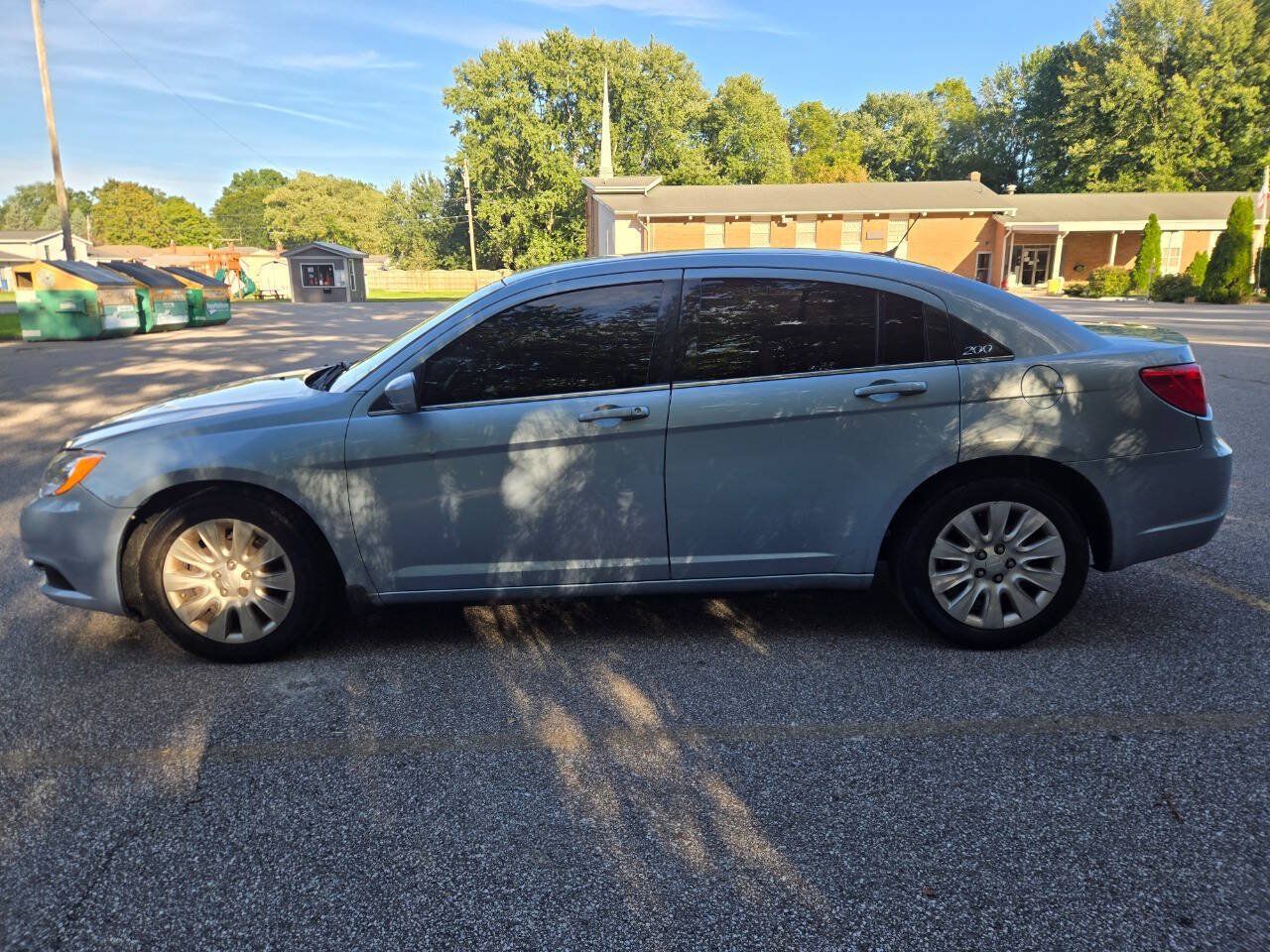 Used 2014 Chrysler 200 LX FWD image 4