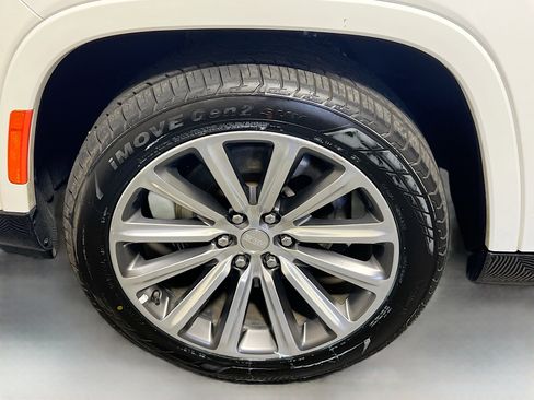 Used 2023 Jeep Grand Wagoneer L Series II AWD/4WD image 13