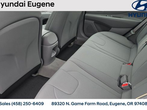 New 2025 Hyundai Elantra SEL image 14