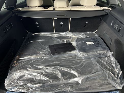 New 2025 Mercedes-Benz GLC 350e 4MATIC image 23