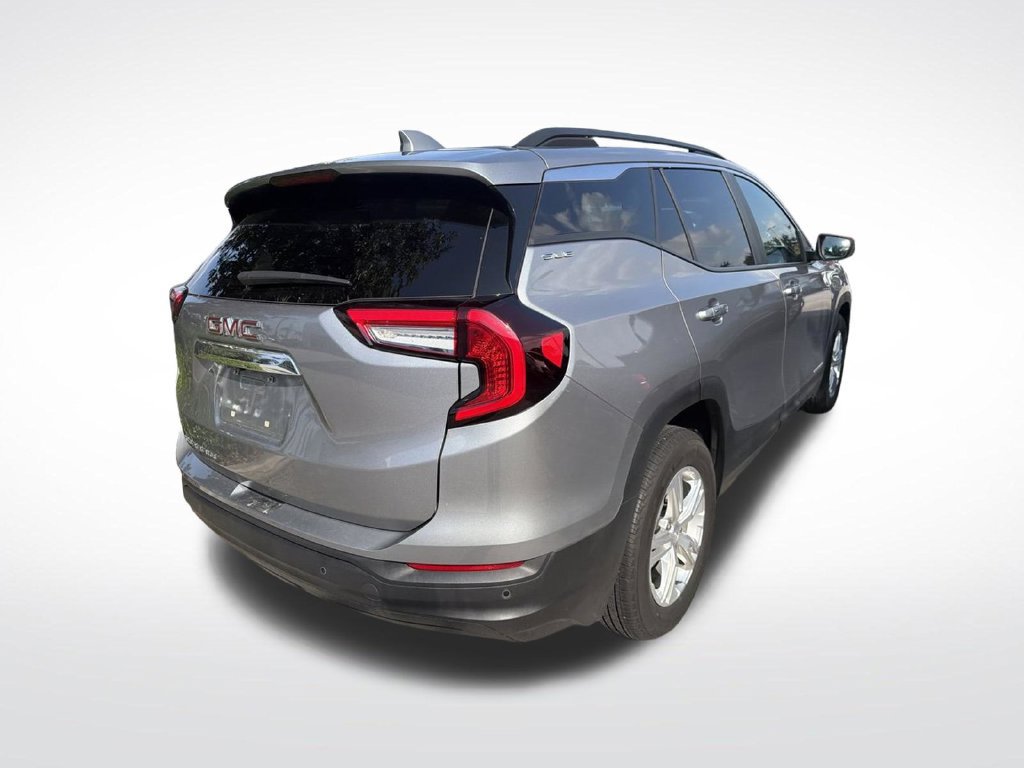 Used 2024 GMC Terrain SLE w/ Driver Convenience Package FWD image 9