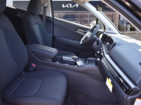 New 2026 Kia Sportage LX image 12