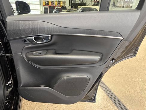 Used 2020 Volvo XC90 T5 Momentum image 28