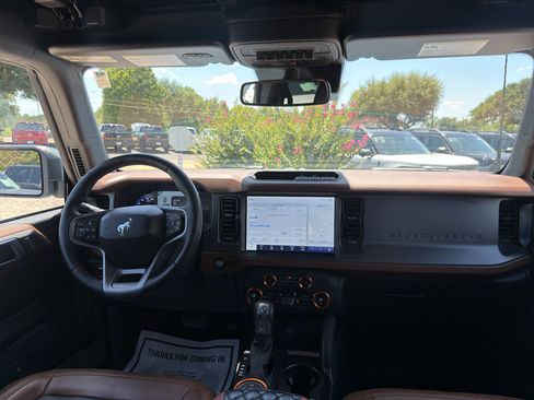 Used 2024 Ford Bronco Outer Banks AWD/4WD image 17