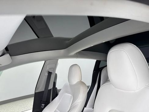 Used 2021 Tesla Model 3 Standard Range Plus RWD image 2