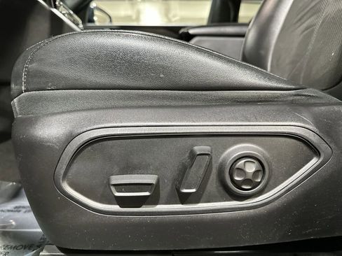 Used 2023 Jeep Grand Cherokee L Laredo image 14