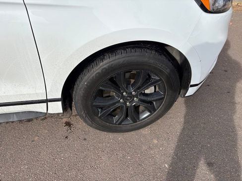 Used 2023 Ford Edge SE w/ Black Appearance Package image 12