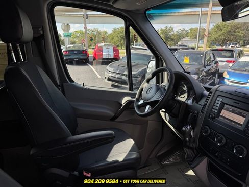 Used 2018 Mercedes-Benz Sprinter 2500 image 35