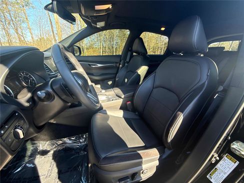 Used 2023 INFINITI QX50 Sport image 10