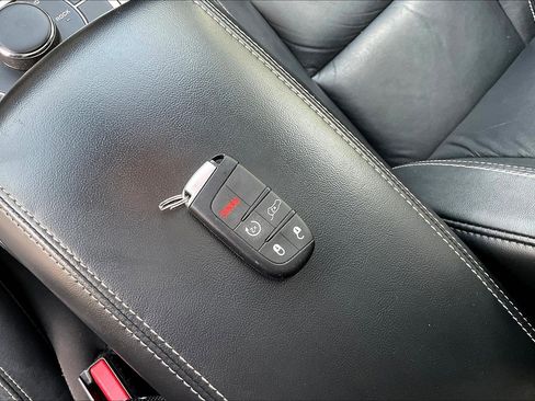 Used 2016 Jeep Grand Cherokee Limited AWD/4WD image 34
