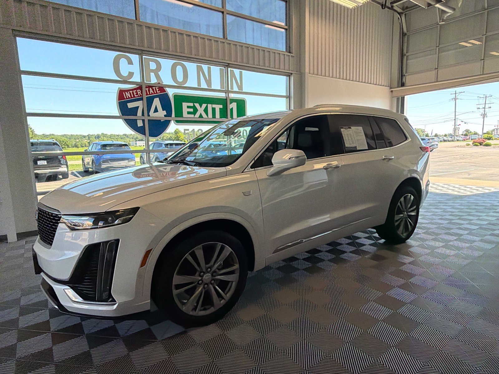 Used 2020 Cadillac XT6 Premium Luxury AWD/4WD image 3
