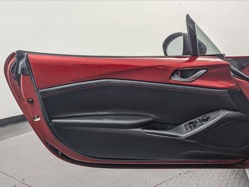 Used 2017 MAZDA MX-5 Miata RF Club image 12