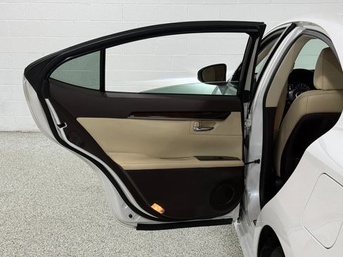 Used 2016 Lexus ES 350 w/ Premium Package w/Wood Trim FWD image 62