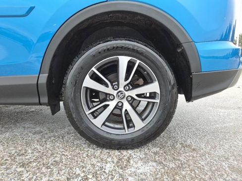 Used 2018 Toyota RAV4 XLE image 9