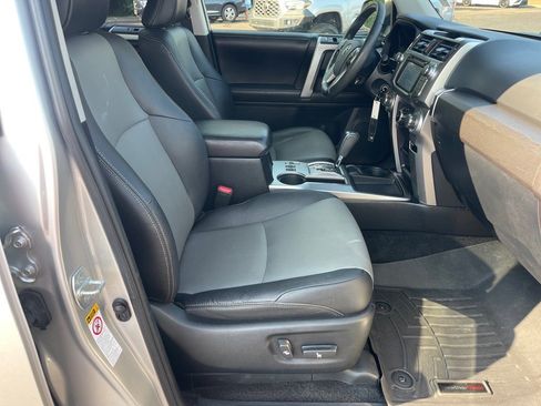 Used 2018 Toyota 4Runner SR5 Premium image 19