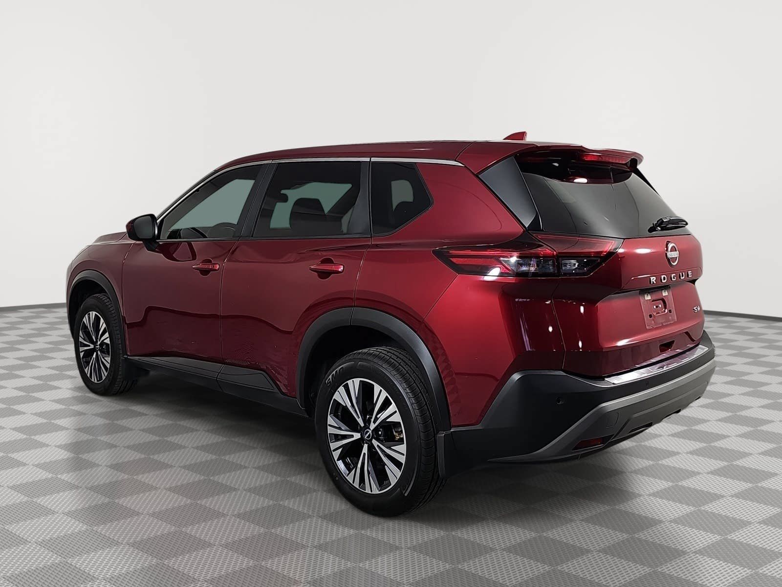 Used 2023 Nissan Rogue SV FWD image 6