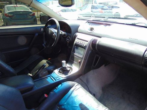 Used 2004 INFINITI G35 Coupe w/ Premium Pkg RWD image 16