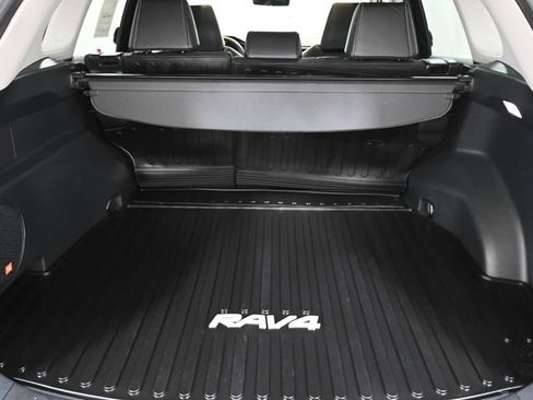 Used 2022 Toyota RAV4 Limited AWD/4WD image 19