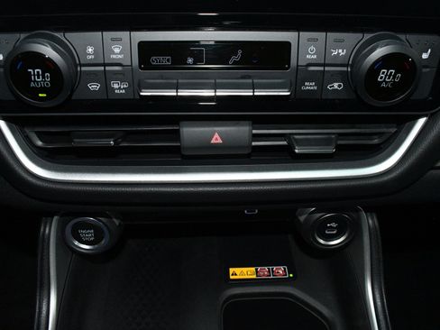 Used 2024 Toyota Grand Highlander FWD image 36