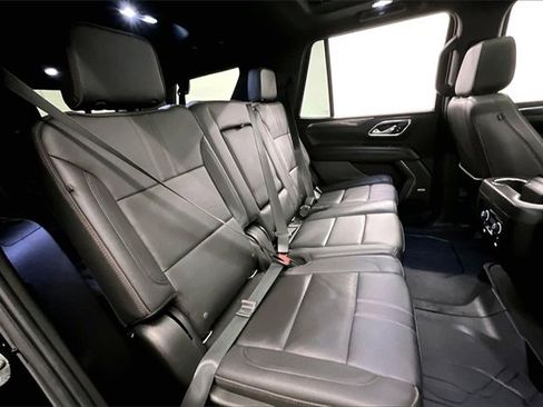 Used 2021 Chevrolet Tahoe RST w/ Luxury Package image 23