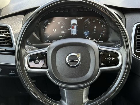 Used 2018 Volvo XC90 T6 Momentum w/ Convenience Package AWD/4WD image 12
