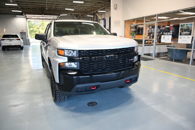 Used 2019 Chevrolet Silverado 1500 Custom Trail Boss w/ Custom Convenience Package AWD/4WD image 3