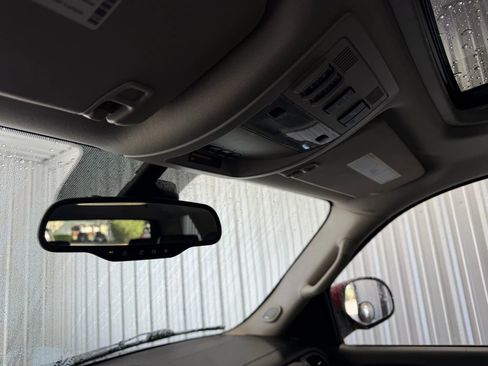 Used 2009 GMC Yukon XL Denali image 37