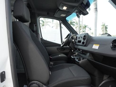 New 2025 Mercedes-Benz Sprinter 2500 image 12