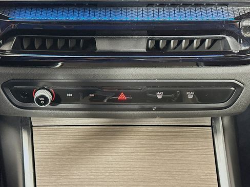 Used 2025 BMW 330i Sedan image 26