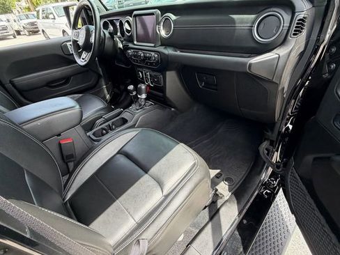 Used 2023 Jeep Wrangler Unlimited Sahara w/ Cold Weather Group AWD/4WD image 13