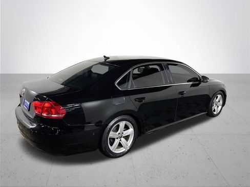 Used 2013 Volkswagen Passat TDI SE image 6