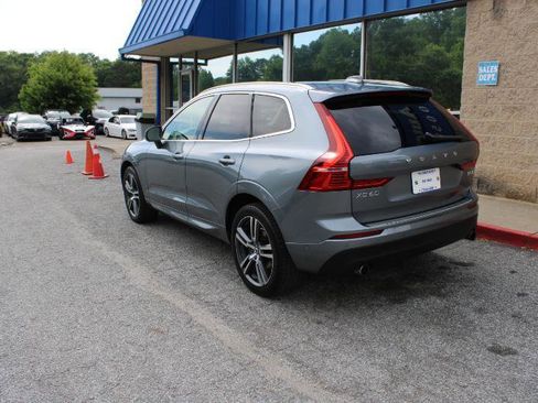 Used 2018 Volvo XC60 T5 Momentum w/ Vision Package AWD/4WD image 4
