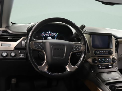 Used 2020 GMC Yukon XL Denali w/ Open Road Package AWD/4WD image 7