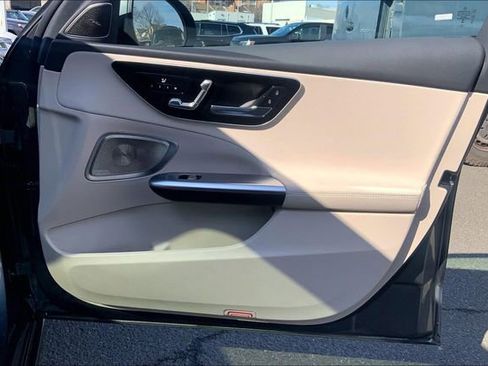 Used 2025 Mercedes-Benz C 300 4MATIC Sedan image 19