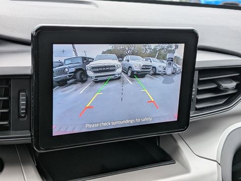 Used 2023 Ford Explorer XLT image 25