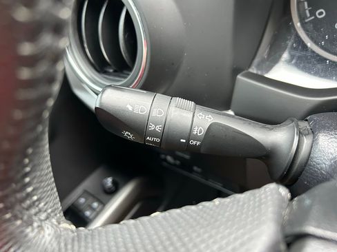 Certified 2023 Toyota Tacoma SR5 AWD/4WD image 22