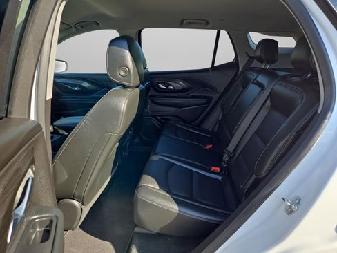 Used 2024 GMC Terrain SLT image 17