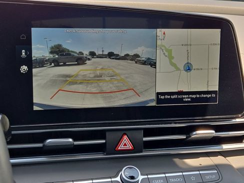 Used 2025 Hyundai Elantra SEL FWD image 18