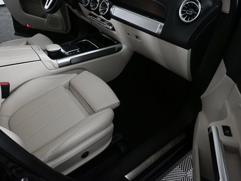 Certified 2023 Mercedes-Benz GLB 250 w/ Premium Package image 23