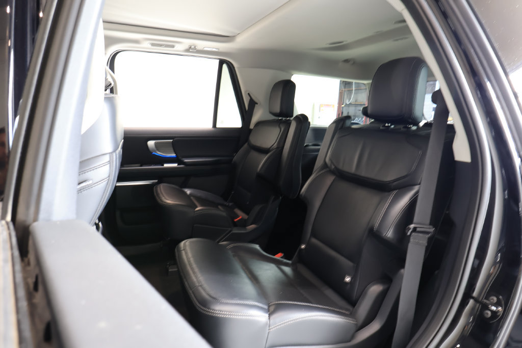 Used 2025 Ford Expedition Platinum AWD/4WD image 23