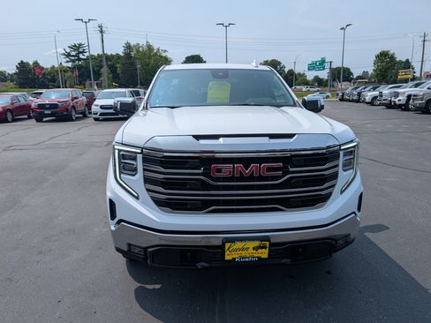 Used 2025 GMC Sierra 1500 SLT AWD/4WD image 3