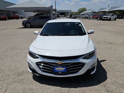 Used 2025 Chevrolet Malibu LT FWD image 3