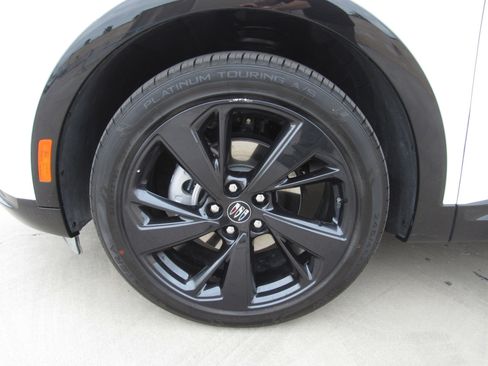 Used 2025 Buick Envision Sport Touring image 4