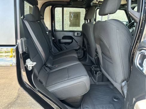 Used 2021 Jeep Gladiator Sport image 22