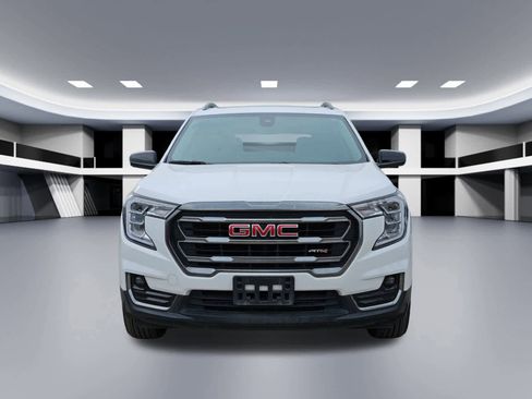 Used 2022 GMC Terrain AT4 w/ Infotainment Package II image 9
